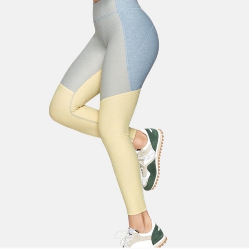 Outdoor Voices warmup  7/8 tri tone warmup leggings